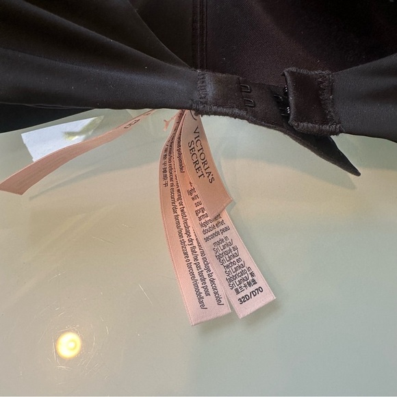 Victorias Secret 32 D Bra Bundle ✨ All in excellent condition! - Picture 3 of 9